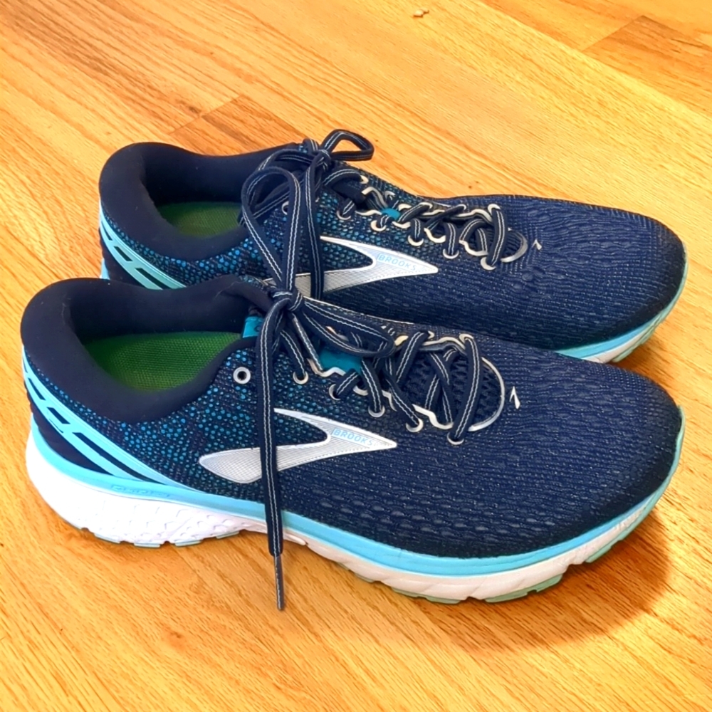 Brooks Navy Blue and Aqua Women's Running Shoes